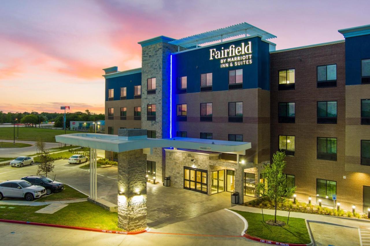 Fairfield Inn & Suites By Marriott Corinth South Denton Area Buitenkant foto