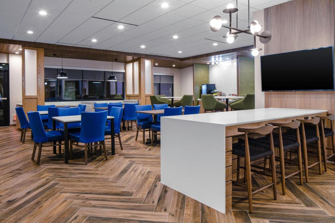 Fairfield Inn & Suites By Marriott Corinth South Denton Area Buitenkant foto
