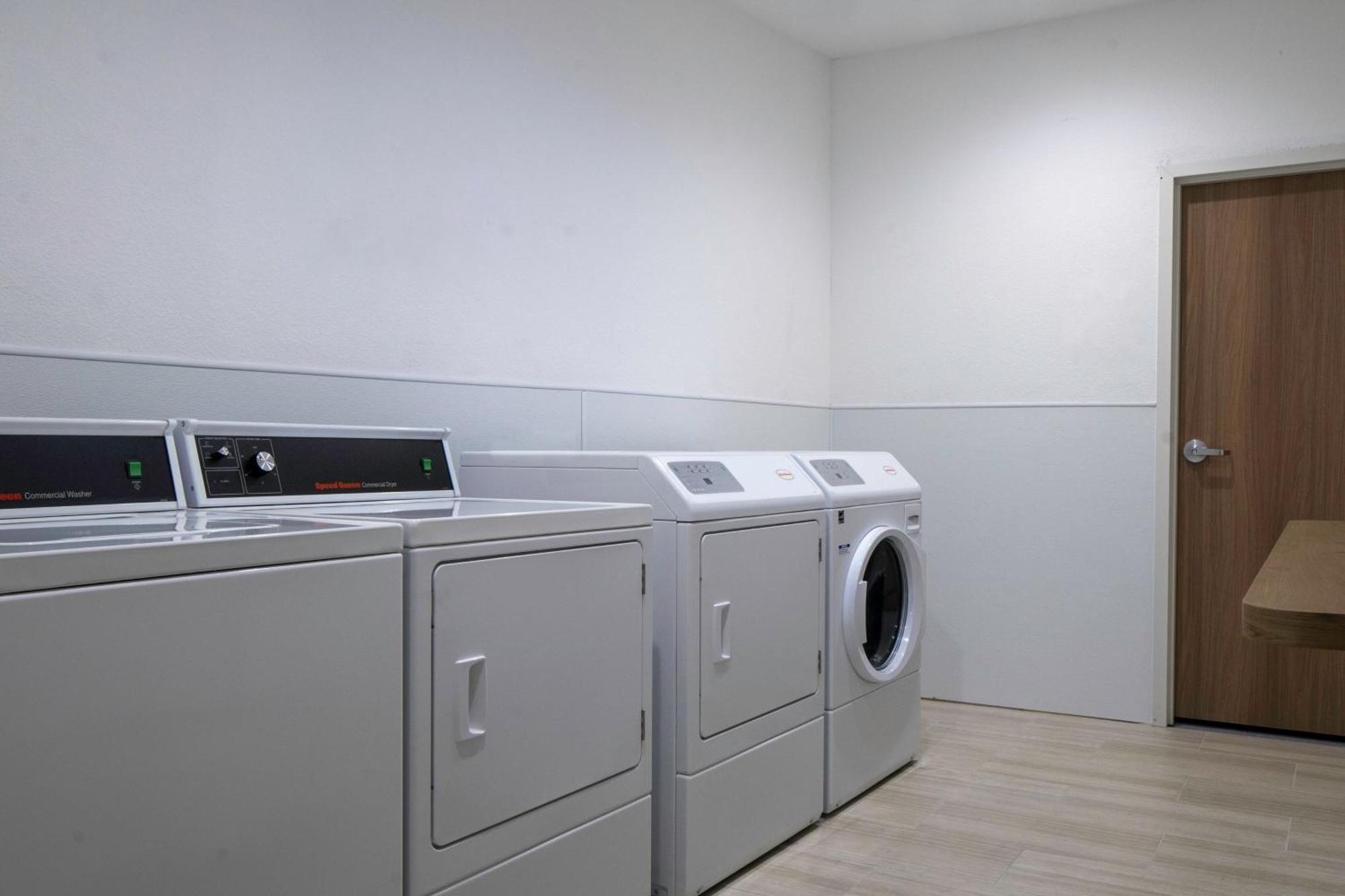 Fairfield Inn & Suites By Marriott Corinth South Denton Area Buitenkant foto